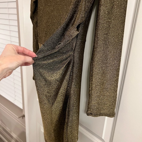 Elegant H&M Metallic Dress - Picture 4 of 5